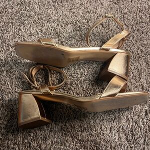 Journee Collection Metallic Block Heel Sandals